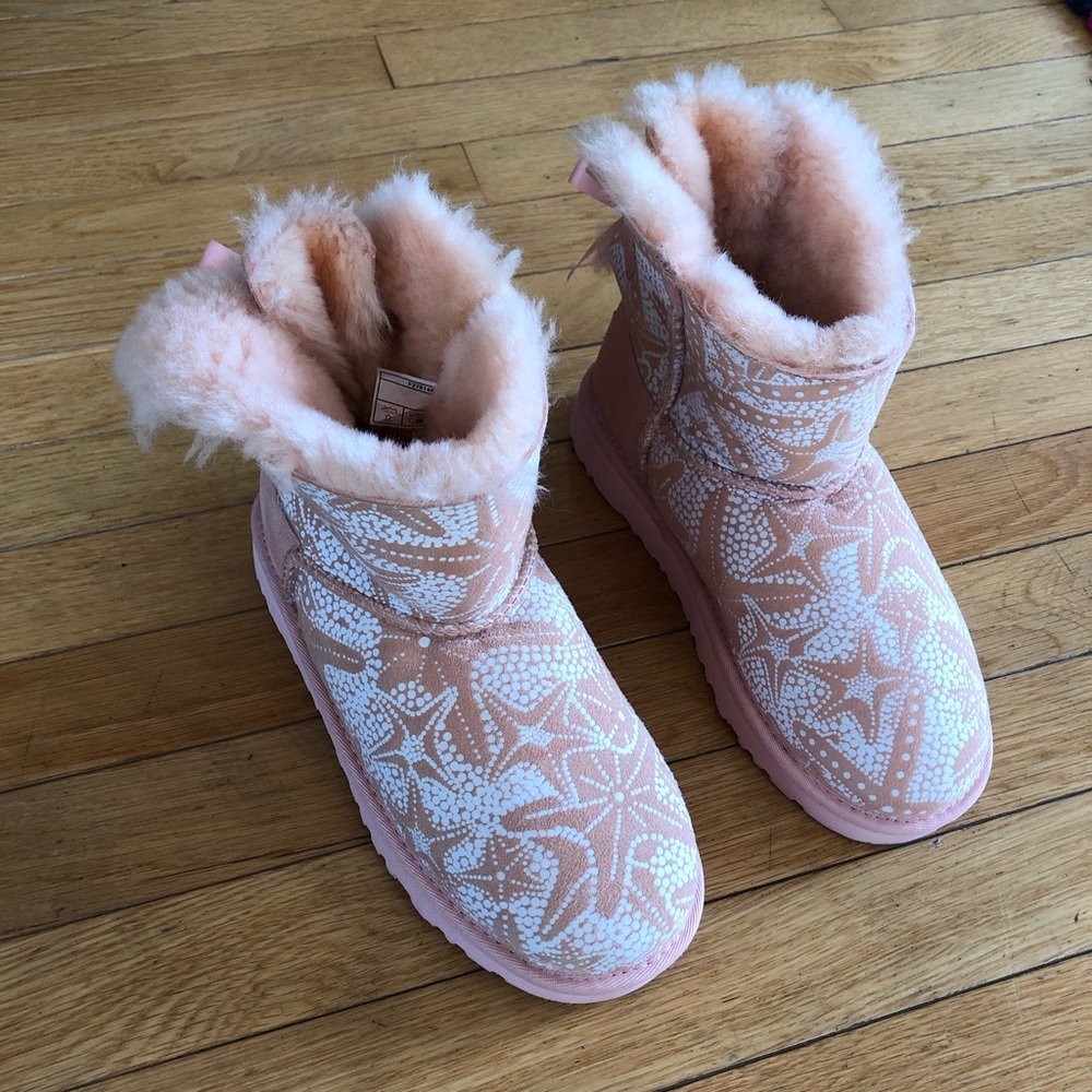 Brand new coral reef ugg boots